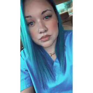 Meet your Posher, Carolina